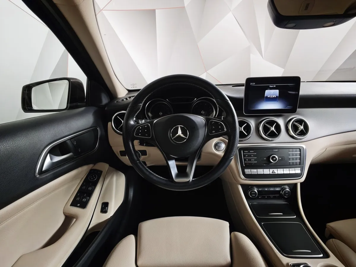 Mercedes-Benz GLA 250 7G-DCT 4MATIC (211 л.с.) Особая серия Коричневый в АВИЛОН. Слайд №20