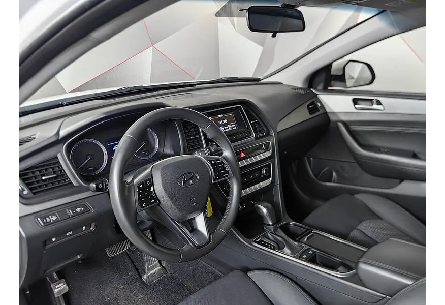 Hyundai Sonata 2.0 AT (150 л.с.) Primary Белый в АВИЛОН. Слайд №19 Hyundai Sonata 2.0 AT (150 л.с.) Primary Белый в АВИЛОН. Слайд №19