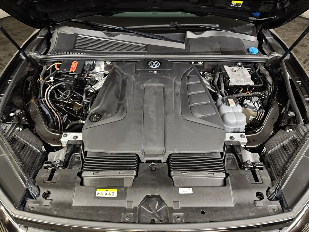 Volkswagen Touareg 2.0 TSI Tiptronic 4Motion (249 л.с.) Exclusive Коричневый в АВИЛОН. Слайд №11