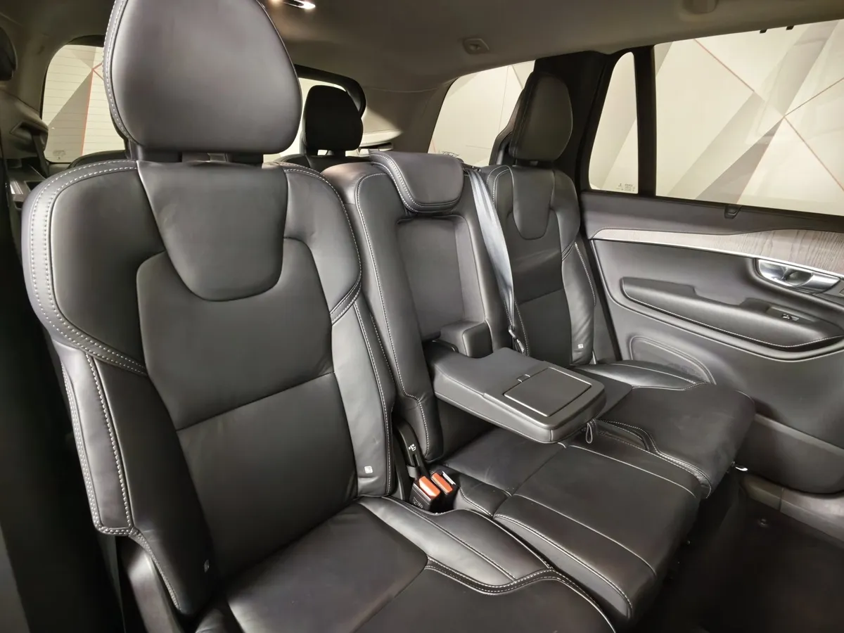 Volvo XC90 2.0 D5 Drive-E AT AWD (7 мест) (235 л.с.) Inscription Серый в АВИЛОН. Слайд №16