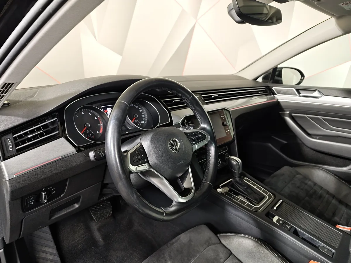 Volkswagen Passat 1.4 TSI BlueMotion DSG (150 л.с.) Highline Черный в АВИЛОН. Слайд №19