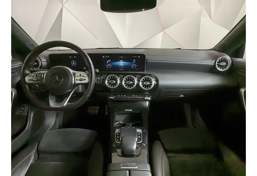 Mercedes-Benz CLA 200 7G-DCT (150 л.с.) Sport Черный в АВИЛОН. Слайд №14