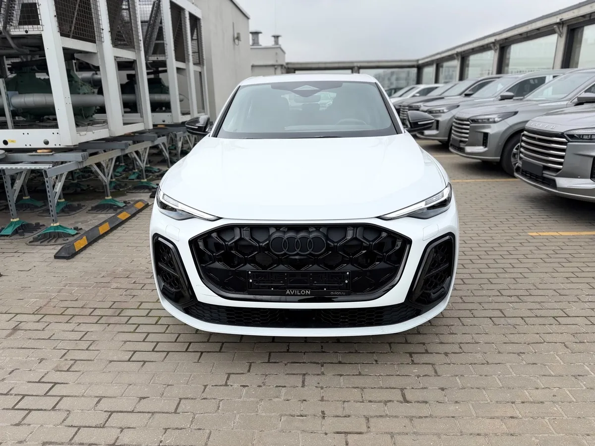 Audi Q5 Sportback 2.0 TFSI S tronic quattro (272 л.с.) Белый в АВИЛОН. Слайд №4