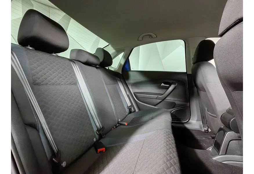 Volkswagen Polo 1.6 MPI AT (110 л.с.) Status Синий в АВИЛОН. Слайд №16