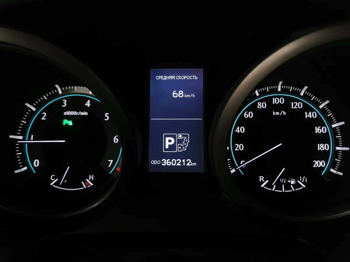 Toyota Land Cruiser Prado 4.0 AT 4WD (282 л.с.) Серебристый в АВИЛОН. Слайд №16