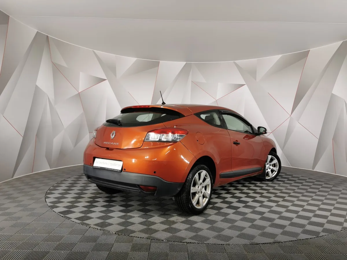 Renault Megane 2.0 CVT (138 л.с.) Оранжевый в АВИЛОН. Слайд №2