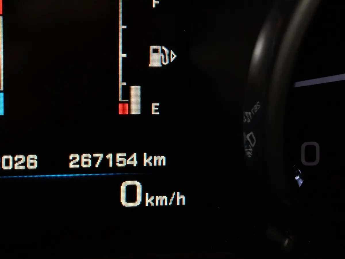 Land Rover Range Rover Evoque 2.2 TD AT AWD (190 л.с.) Dynamic Белый в АВИЛОН. Слайд №17