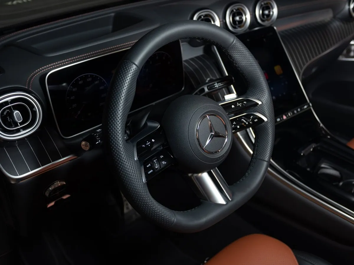 Mercedes-Benz GLC Купе 300 9G-TRONIC 4MATIC (272 л.с.) Черный в АВИЛОН. Слайд №10