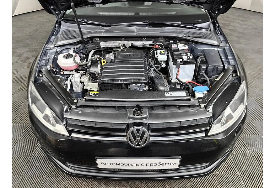 Volkswagen Golf 1.6 AT (110 л.с.) Comfortline Черный в АВИЛОН. Слайд №17