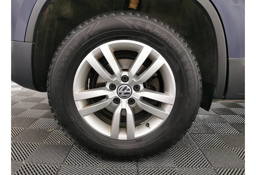 Volkswagen Tiguan 1.4 TSI BlueMotion MT (122 л.с.) Trend & Fun Синий в АВИЛОН. Слайд №9