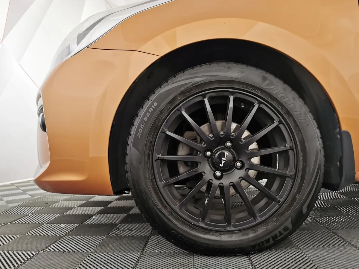 Kia Rio 1.6 AT (123 л.с.) Оранжевый в АВИЛОН. Слайд №9