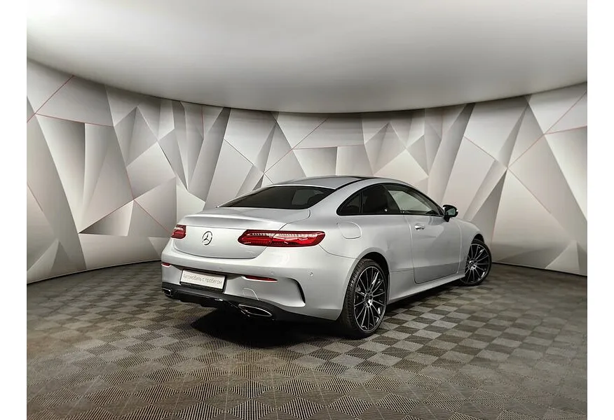 Mercedes-Benz E-Класс E 200 4MATIC 9G-TRONIC (184 л.с.) Sport Plus Серебристый в АВИЛОН. Слайд №2