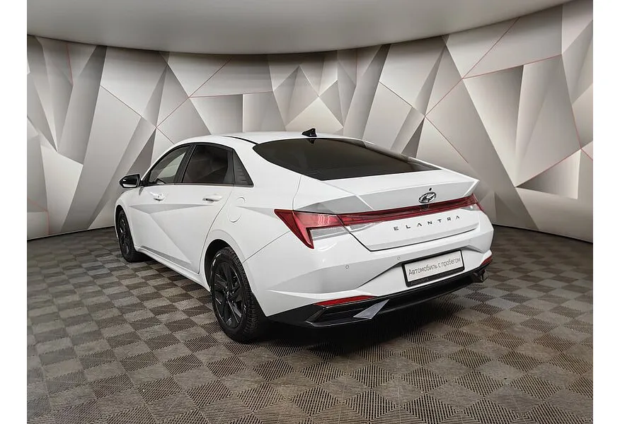 Hyundai Elantra 1.6 - 6AT (128 л.с.) Active Белый в АВИЛОН. Слайд №4