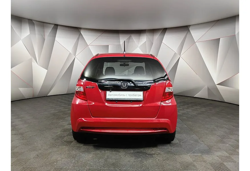 Honda Fit 1.3 CVT (100 л.с.) Красный в АВИЛОН. Слайд №8