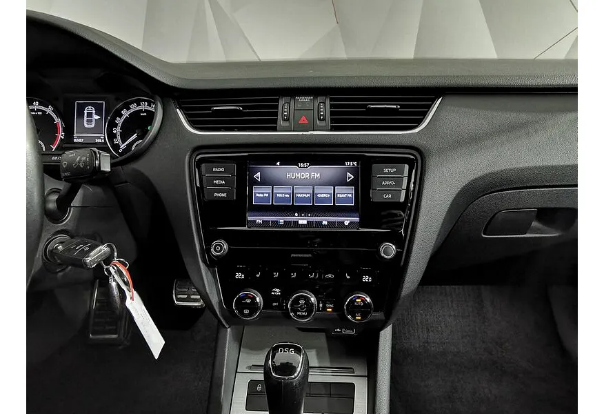 АВИЛОН - Skoda Octavia 1.4 TSI DSG (150 л.с.) Ambition Белый - slide 11