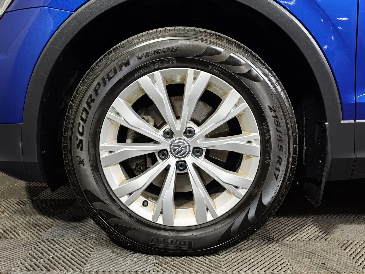 Volkswagen Tiguan 1.4 TSI BlueMotion DSG (150 л.с.) Connect Синий в АВИЛОН. Слайд №9