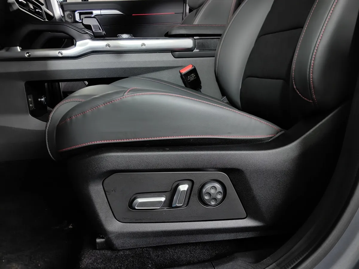 JETOUR T2 2.0T 7DCT AWD (245 л.с.) Престиж Серый в АВИЛОН. Слайд №20