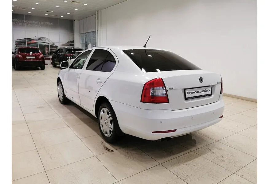 Skoda Octavia 1.8 TSI MT (152 л.с.) Ambition (CKD) Белый в АВИЛОН. Слайд №4