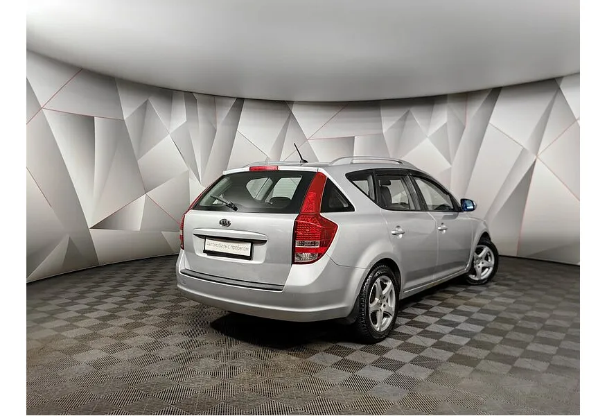 Kia Ceed 1.6 MT (122 л.с.) Серый в АВИЛОН. Слайд №2