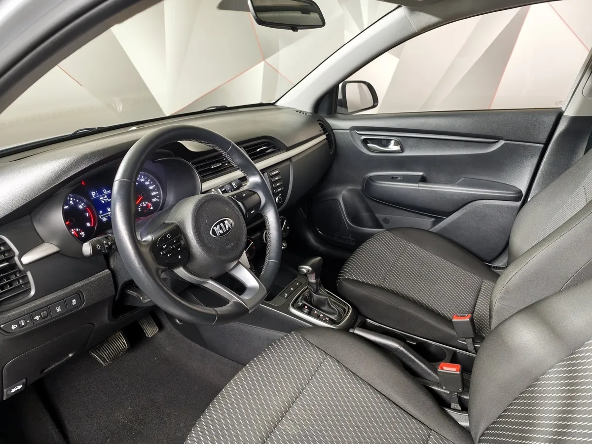 Kia Rio X-Line 1.4 AT (100 л.с.) Серый в АВИЛОН. Слайд №19