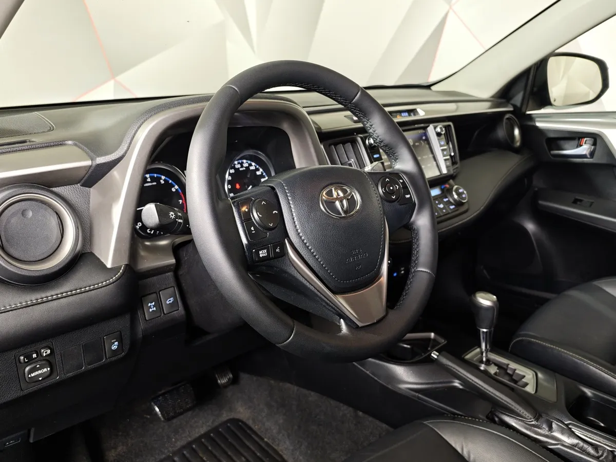 Toyota RAV4 2.5 AT 4WD (180 л.с.) Черный в АВИЛОН. Слайд №19