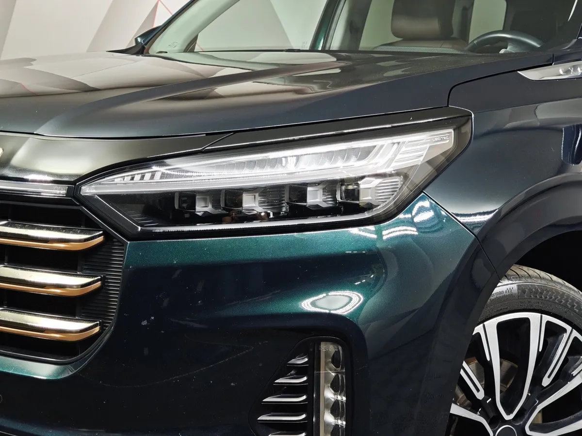 EXEED VX 2.0 AMT AWD (249 л.с.) President Limited Edition Зеленый в АВИЛОН. Слайд №10