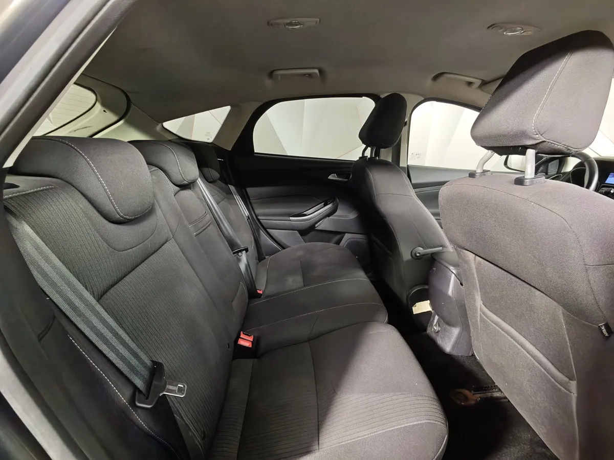 Ford Focus 1.6 PowerShift (125 л.с.) Titanium Коричневый в АВИЛОН. Слайд №13