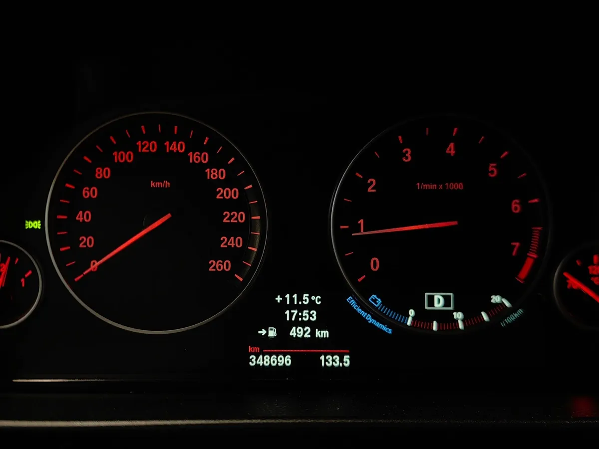 BMW 5 серия 528i AT (258 л.с.) Серый в АВИЛОН. Слайд №13