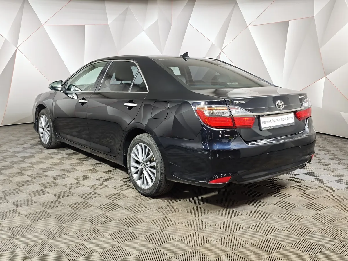 Toyota Camry 2.5 AT (181 л.с.) Черный в АВИЛОН. Слайд №4