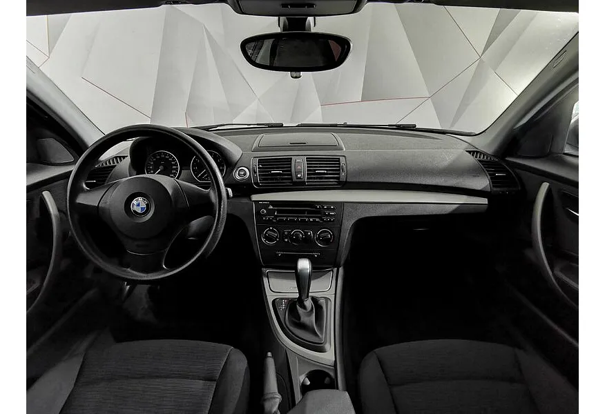 BMW 1 серия 116i AT (115 л.с.) Белый в АВИЛОН. Слайд №11 BMW 1 серия 116i AT (115 л.с.) Белый в АВИЛОН. Слайд №11