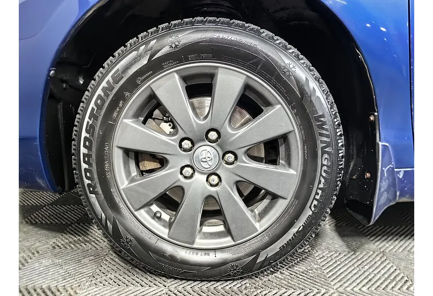 Toyota Camry 2.4 VVT-i AT (167 л.с.) Синий в АВИЛОН. Слайд №9