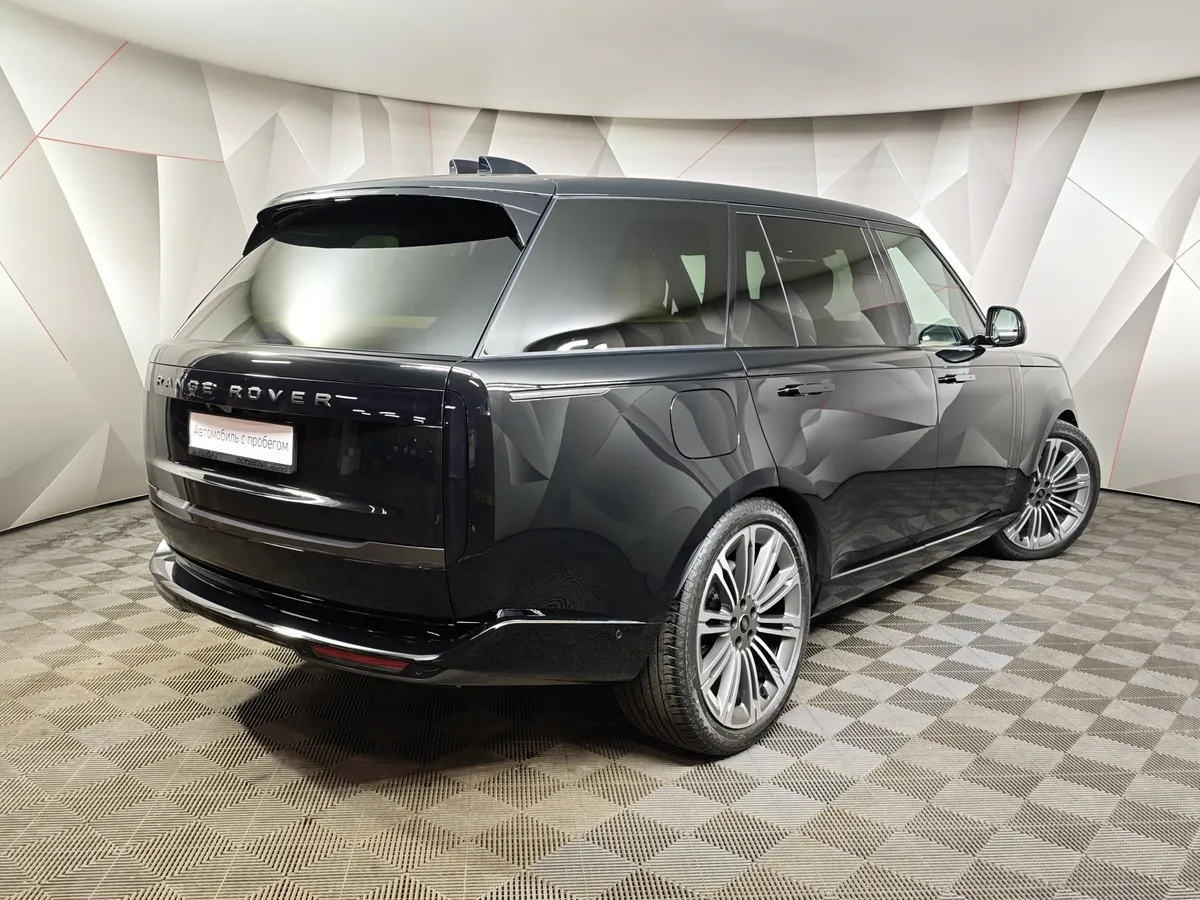 Land Rover Range Rover 4.4 P530 V8 LWB AT AWD (530 л.с.) Autobiography Черный в АВИЛОН. Слайд №2