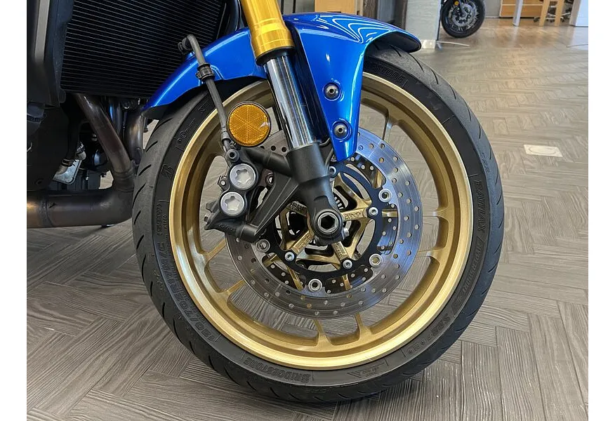 Yamaha XSR900 888 см³ (120 л.с.) (120) 888 Синий в АВИЛОН. Слайд №8