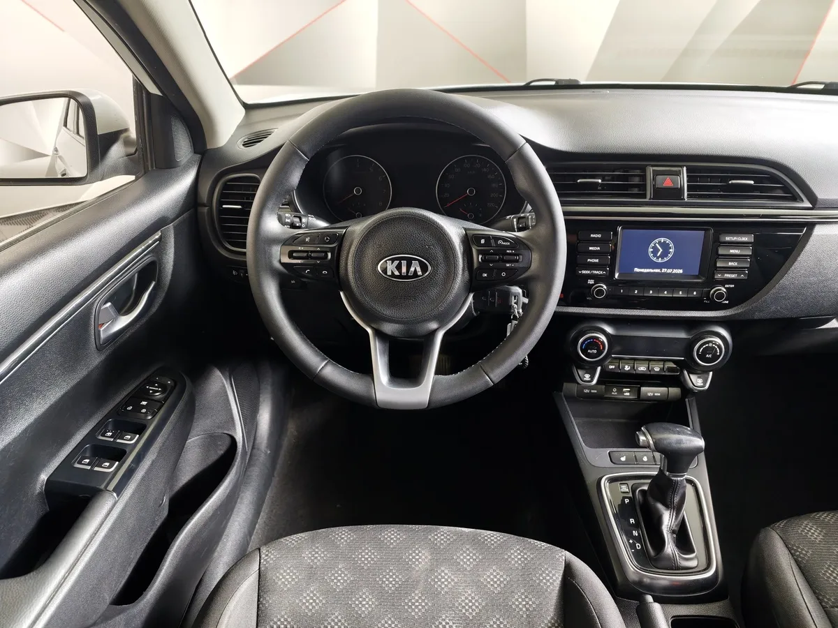 Kia Rio 1.6 AT (123 л.с.) Белый в АВИЛОН. Слайд №20
