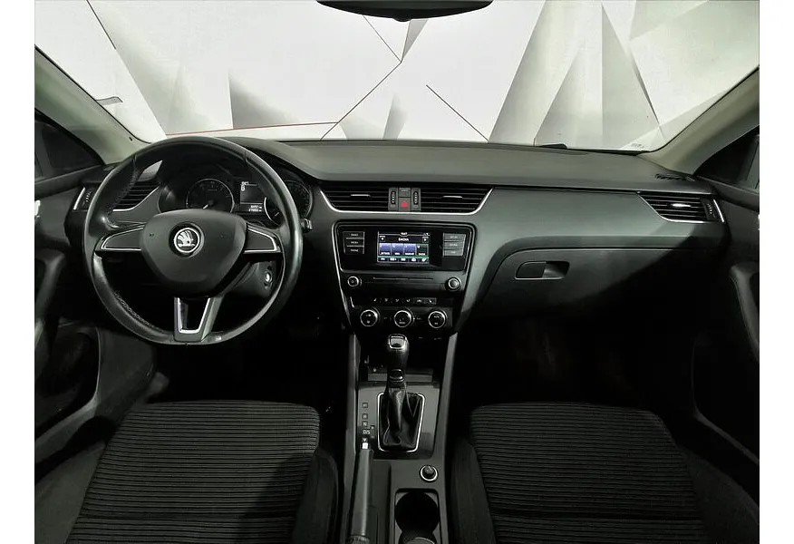 Skoda Octavia 1.6 AT (110 л.с.) Белый в АВИЛОН. Слайд №13