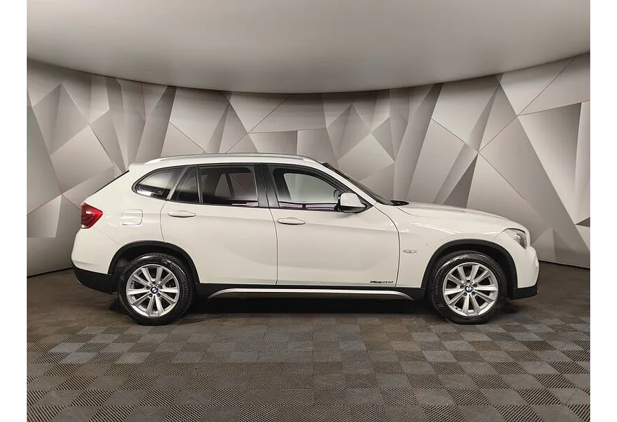 АВИЛОН - BMW X1 xDrive20d AT (184 л.с.) Белый - slide 2