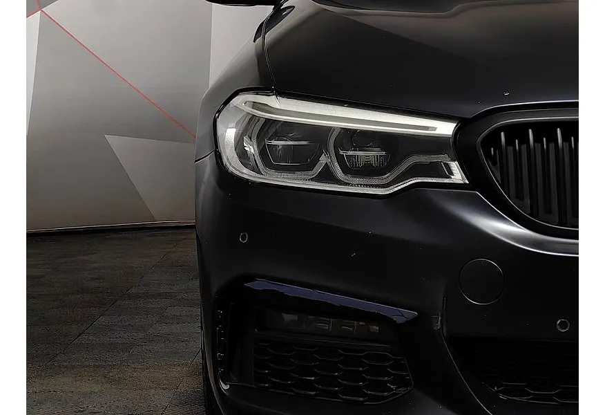 BMW 5 серия 530d xDrive Steptronic (249 л.с.) M Sport Pro Черный в АВИЛОН. Слайд №8