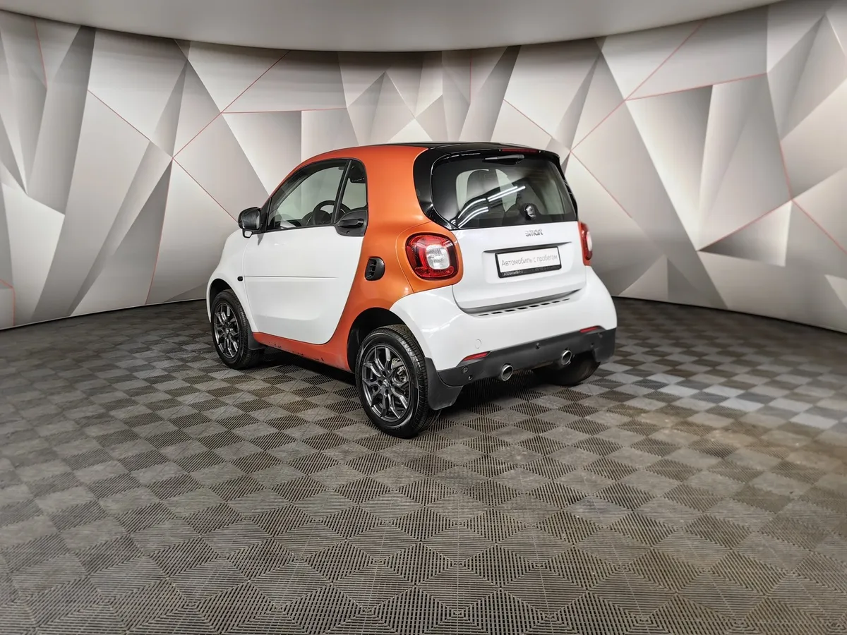Smart Fortwo 0.9 T AMT twinamic (90 л.с.) Оранжевый в АВИЛОН. Слайд №4