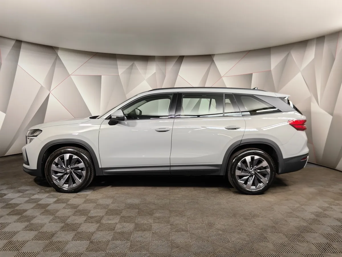Skoda Kodiaq 2.0TSI 7DSG 4WD (190 л.с.) Серый в АВИЛОН. Слайд №5