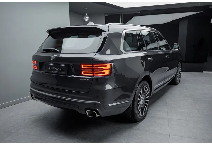 AURUS Komendant 4.4 AWD AT (598 л.с.) Серый в АВИЛОН. Слайд №5