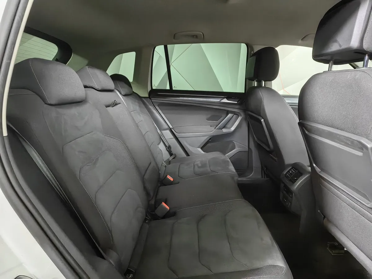 Volkswagen Tiguan 2.0 TDI 4Motion DSG (150 л.с.) Sportline Белый в АВИЛОН. Слайд №16
