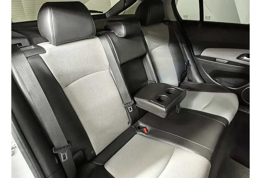 Chevrolet Cruze 1.4 Turbo AT (140 л.с.) Серебристый в АВИЛОН. Слайд №16