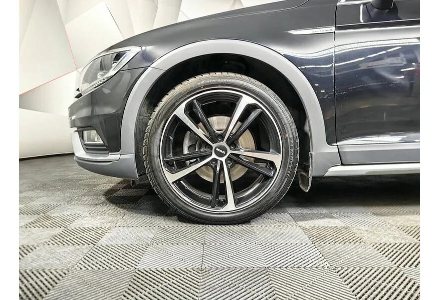 АВИЛОН - Volkswagen Passat 2.0 TSI BlueMotion DSG 4motion (220 л.с.) Черный - slide 16