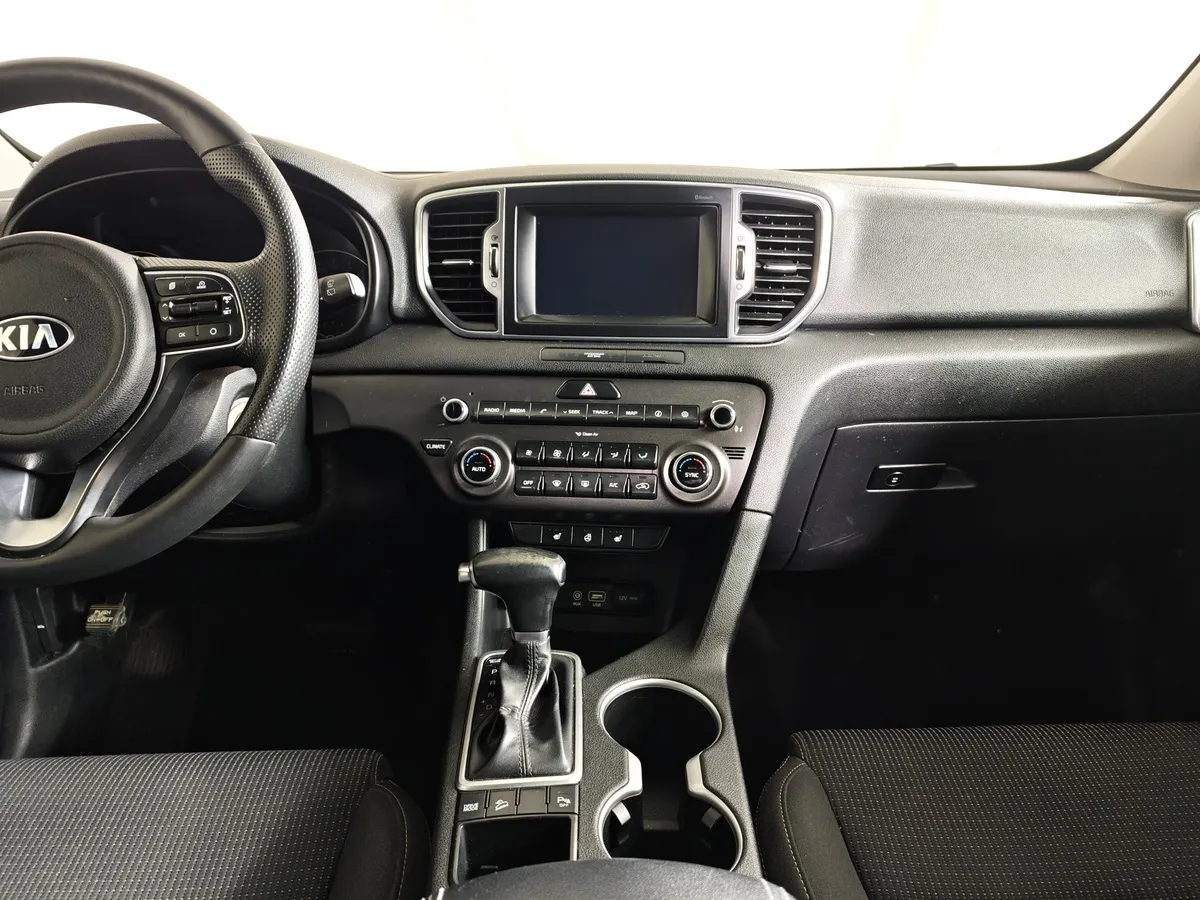 Kia Sportage 2.0 AT (150 л.с.) Серебристый в АВИЛОН. Слайд №15