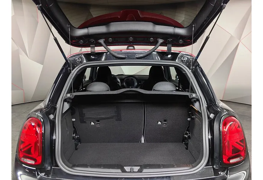 MINI 3 двери JCW 2.0 AT (231 л.с.) Черный в АВИЛОН. Слайд №9