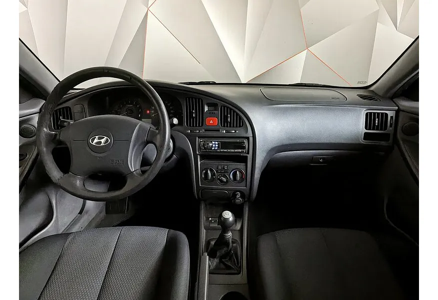Hyundai Elantra 1.6 MT (105 л.с.) Серебристый в АВИЛОН. Слайд №13