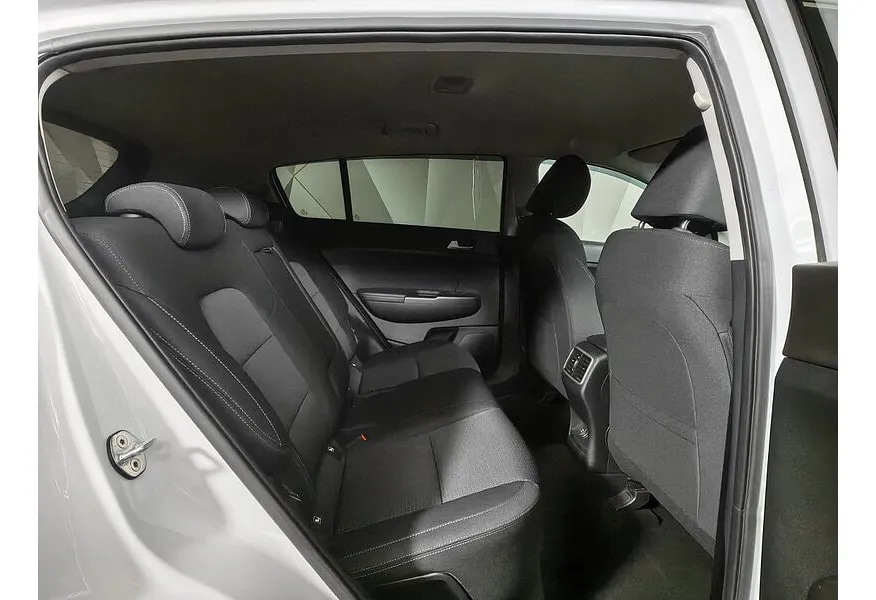 АВИЛОН - Kia Sportage 2.0 AT (150 л.с.) Белый - slide 9