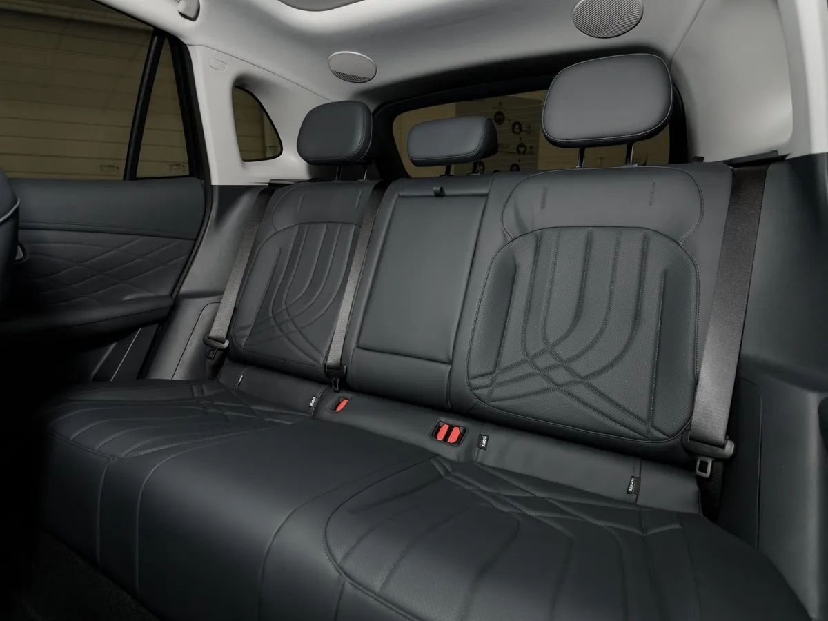 Geely EX5 EM-R 1.5 REEV AT FWD (68 л.с.) Max Белый в АВИЛОН. Слайд №4