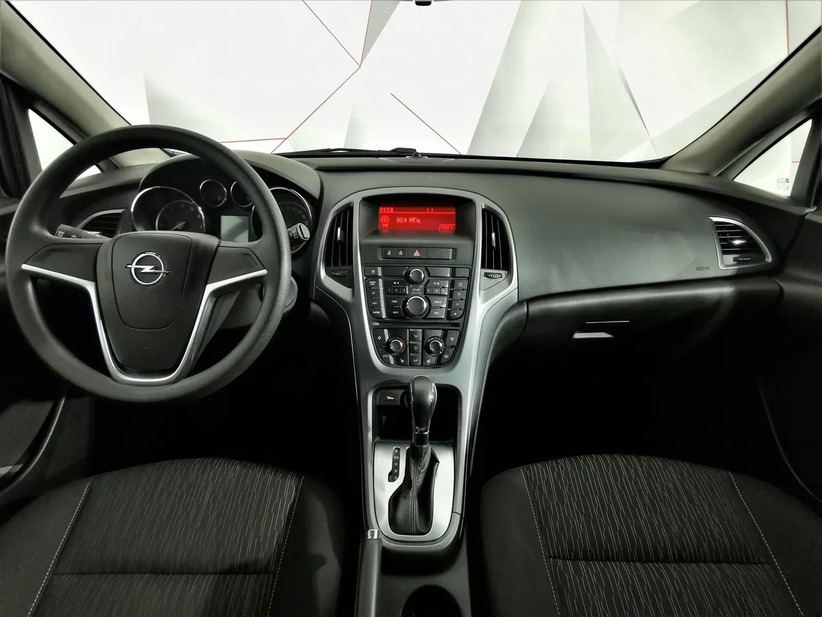 Opel Astra 1.6 AT (115 л.с.) Белый в АВИЛОН. Слайд №13