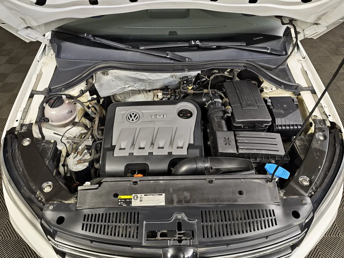 Volkswagen Tiguan 2.0 TDI 4Motion AT (140 л.с.) Track & Style Белый в АВИЛОН. Слайд №11